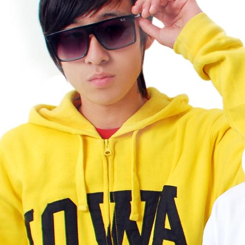 ErZHan Tolegen - Жанымда қал