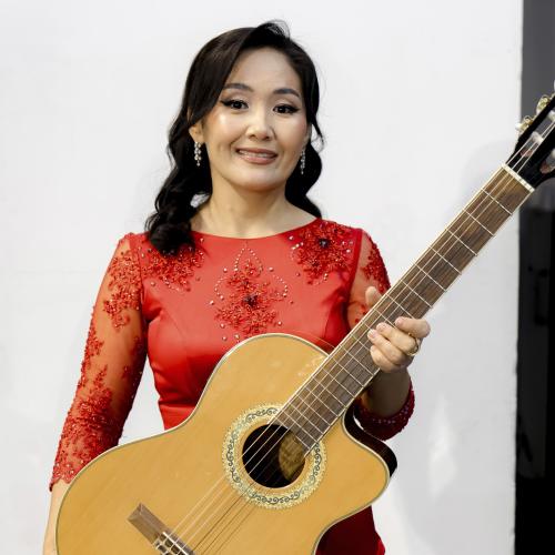 Гүлнұр Нұрасыл - Ең жақын құрбы