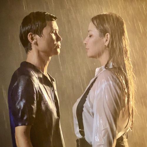 Қуаныш Құрманбаев, Қарлығаш Сұлтанша - Бұл махаббат