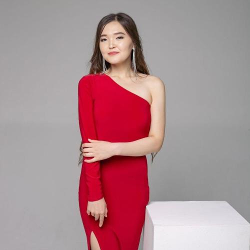 Лаура Қарсыбек