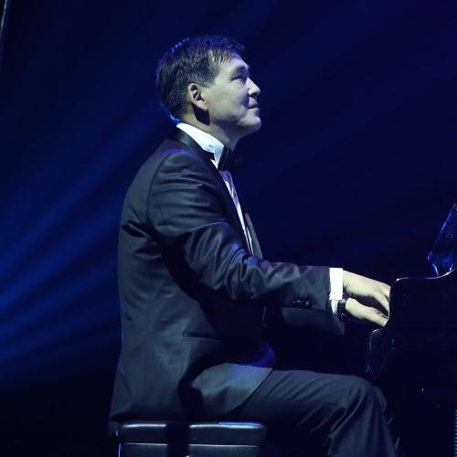 Мақсат Жәутіков - Жүрегім-сенікі, менікі-Махаббат