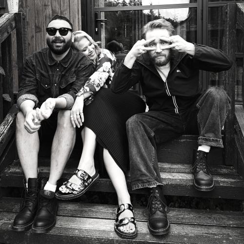 Moldanazar, Nina Mazani - why？