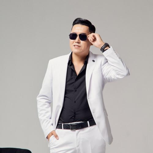 Үлкен Дик гей бейнелері