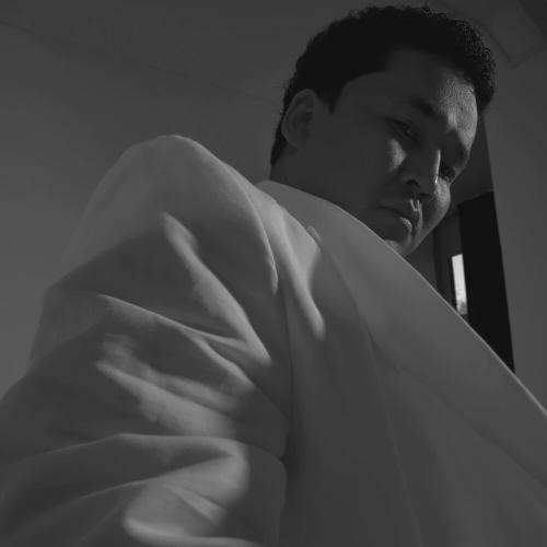 Nurzhan Kermenbayev - Жылайды жүрек (Live)