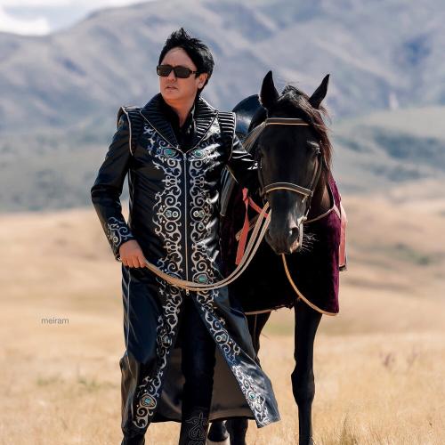 Өмірқұл Айниязов - Отырардағы той