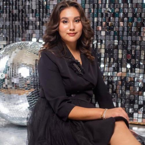 Сұлу Көбейсін - Сенсің ана