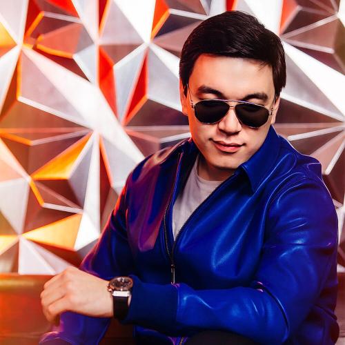 Сұңғат Баймұратұлы - Лондон, Париж