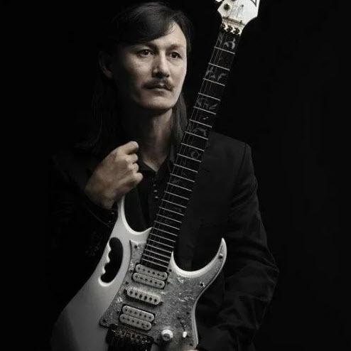 Ұлықпан Жолдасов - Айлы жаз кешінде