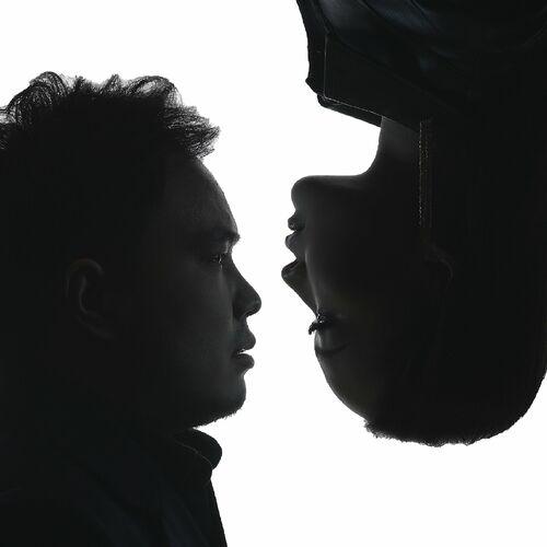 ZHARQYN AUBAKIROV - Сүйіп тұрып